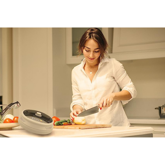 Say Goodbye to Messy Microwaves with the Microwave Splatter Cover!